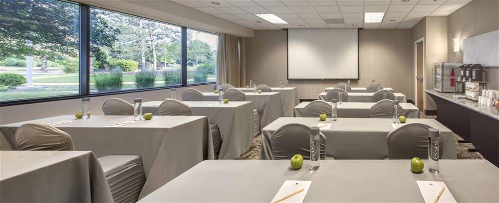 Doubletree By Hilton Chicago - Schaumburg 2