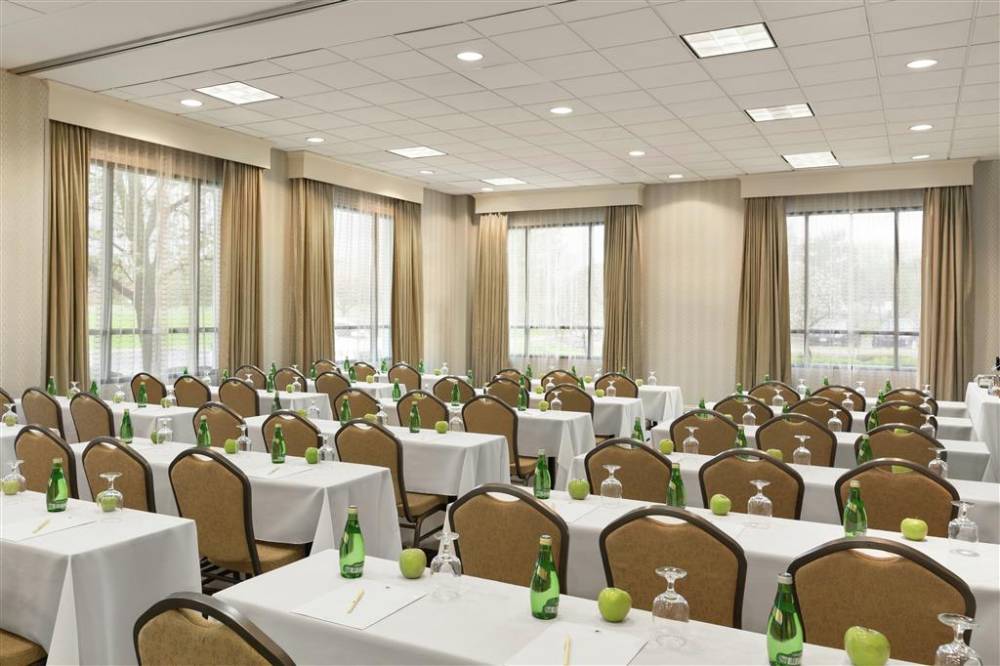 Doubletree By Hilton Detroit - Novi 2