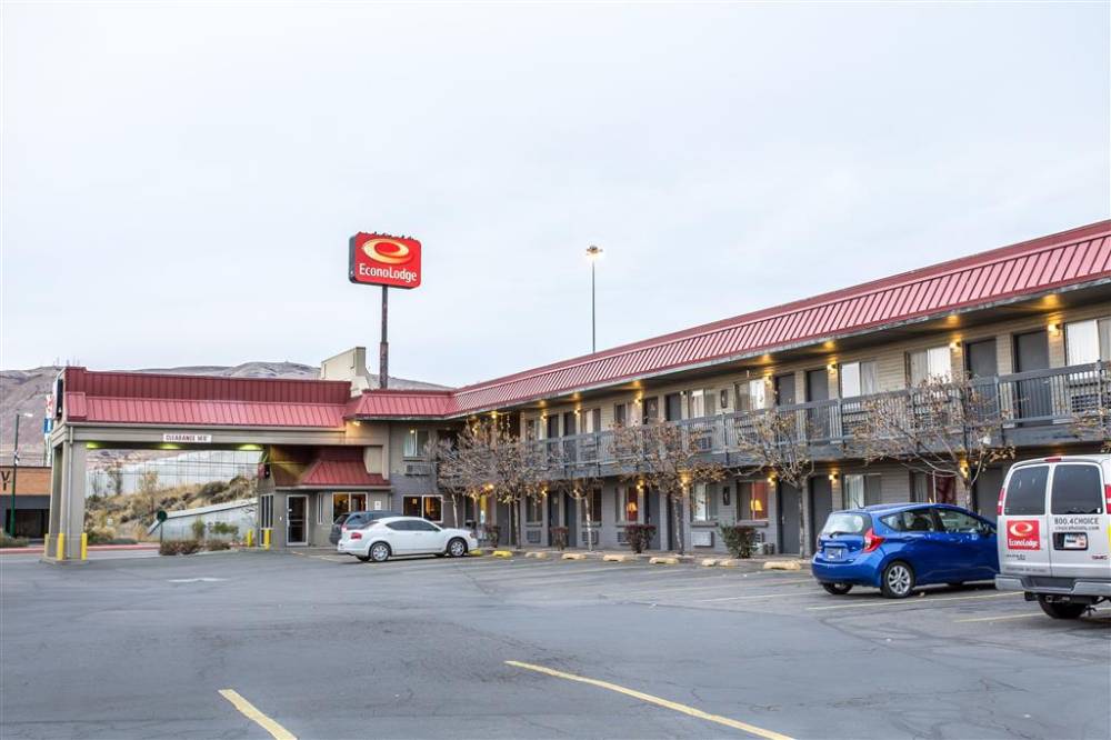 Econo Lodge Downtown 3