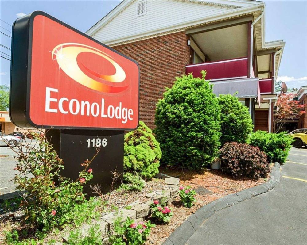 Econo Lodge hotel in Framingham, MA