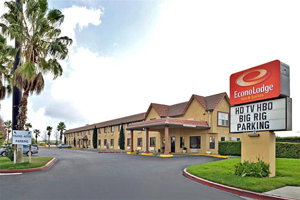 Econo Lodge Inn & Suites hotel in Corning, CA