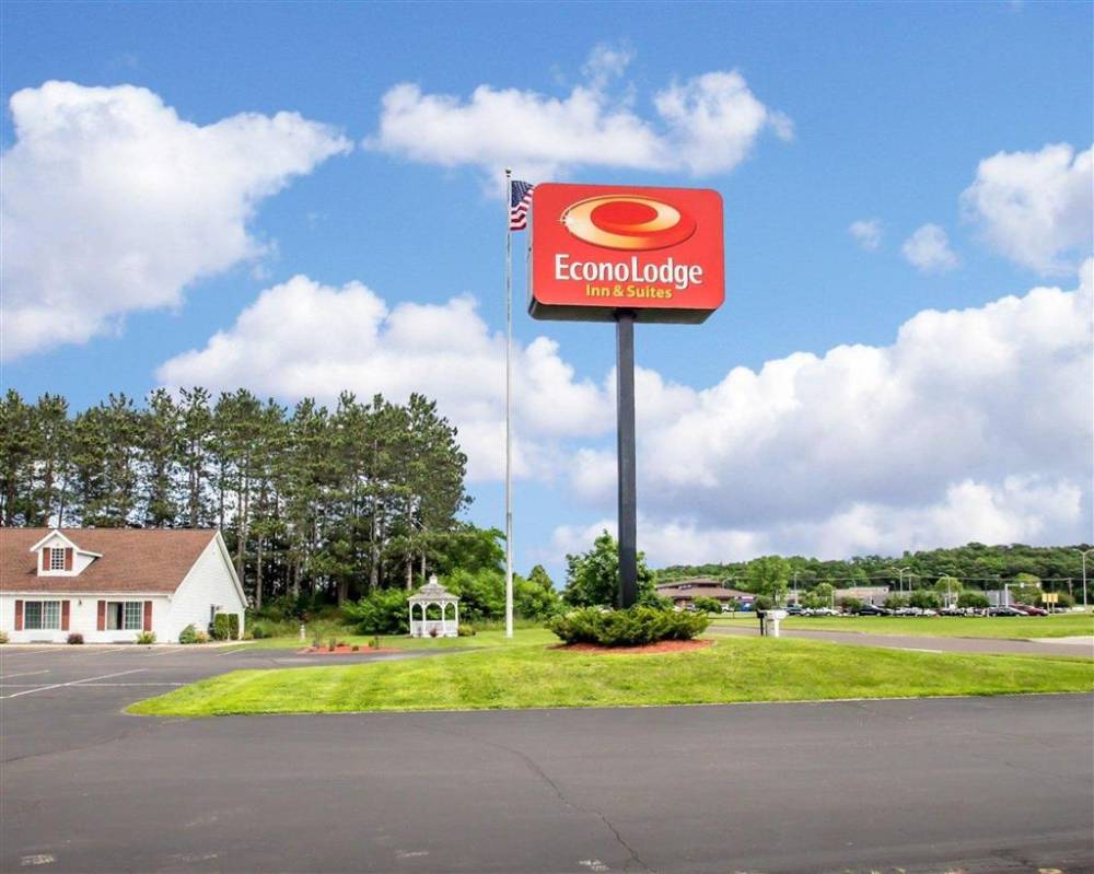 Econo Lodge Inn And Suites 2