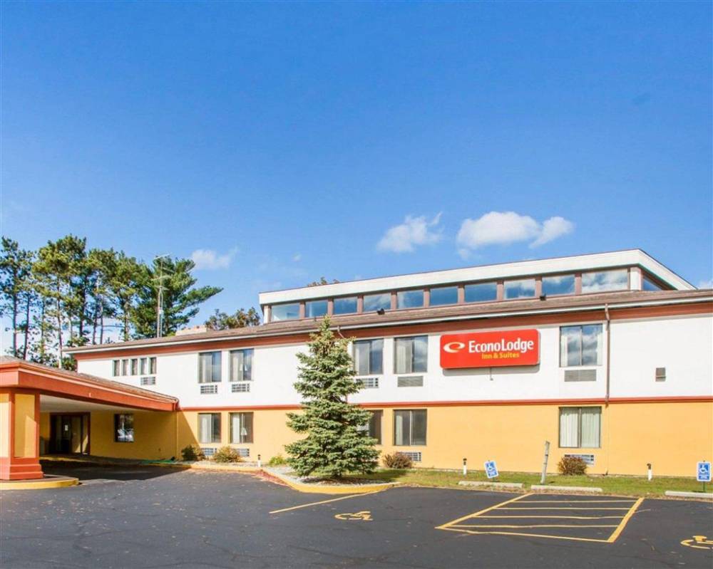 Econo Lodge  Inn & Suites 2