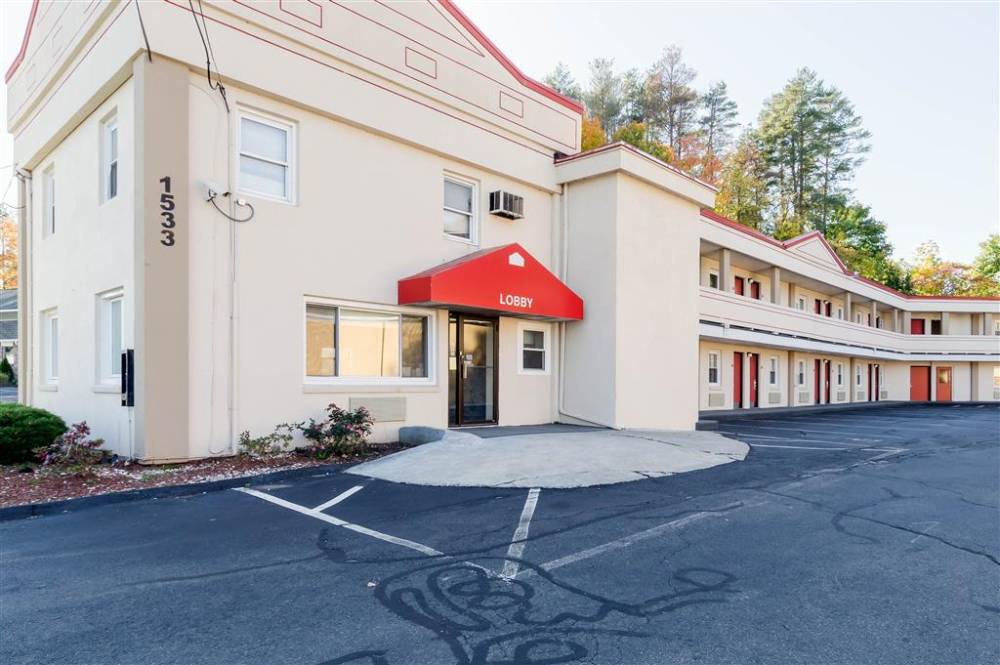 Econo Lodge West Springfield Hwy 5 3