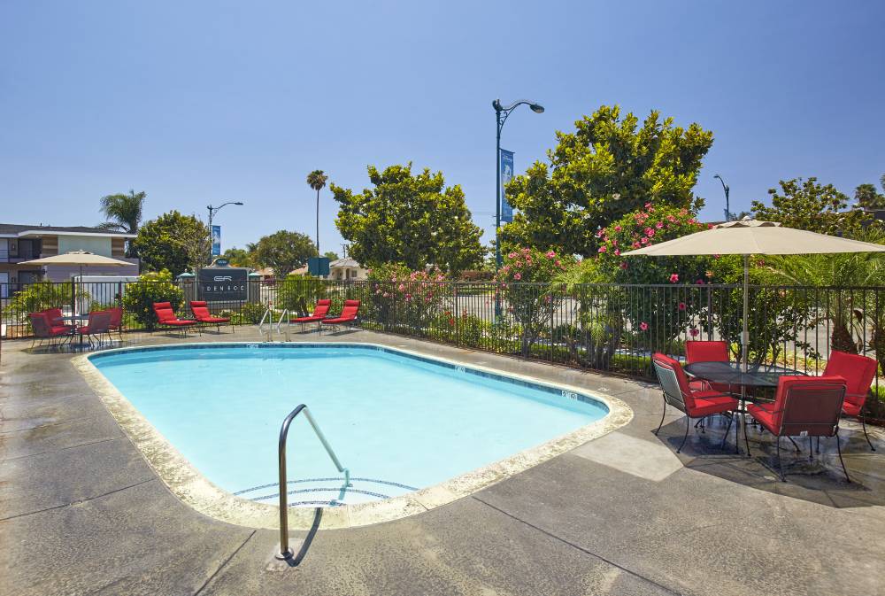 Eden Roc Inn & Suites Anaheim 4