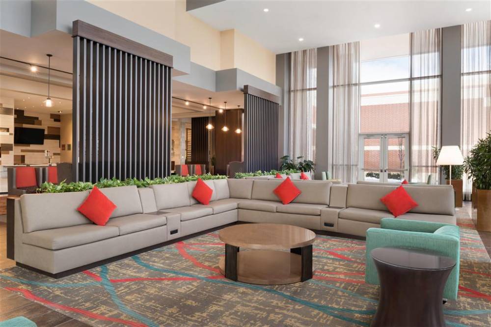 Embassy Suites By Hilton Chicago-naperville 3