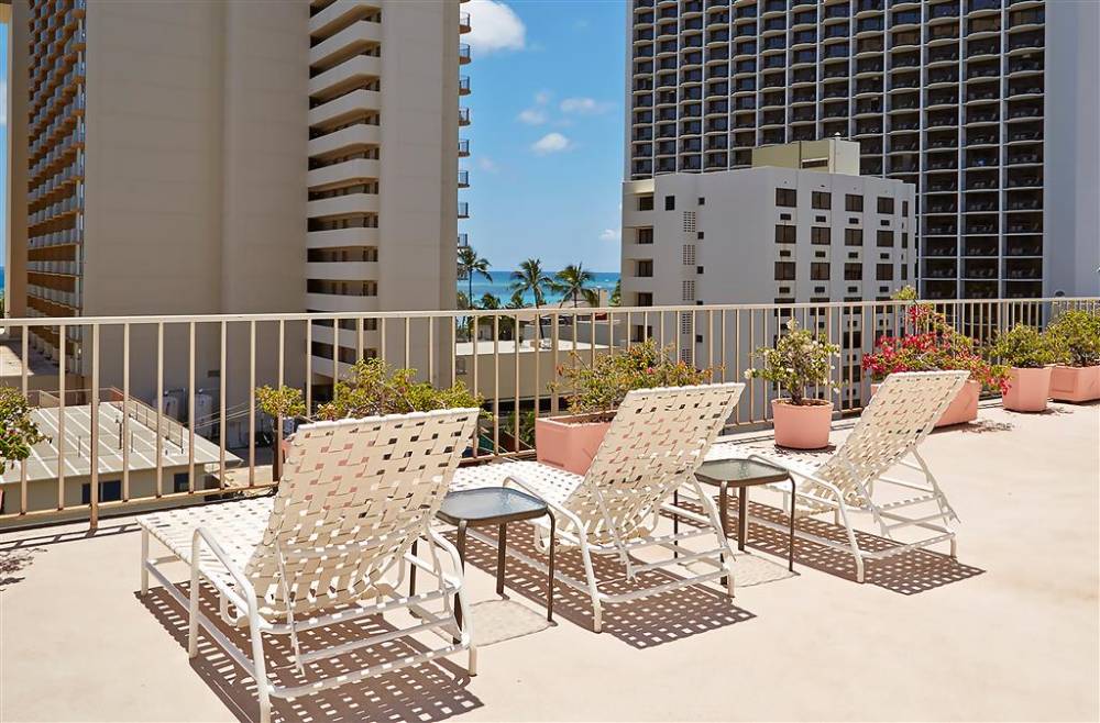 Ewa Hotel Waikiki - Sundeck