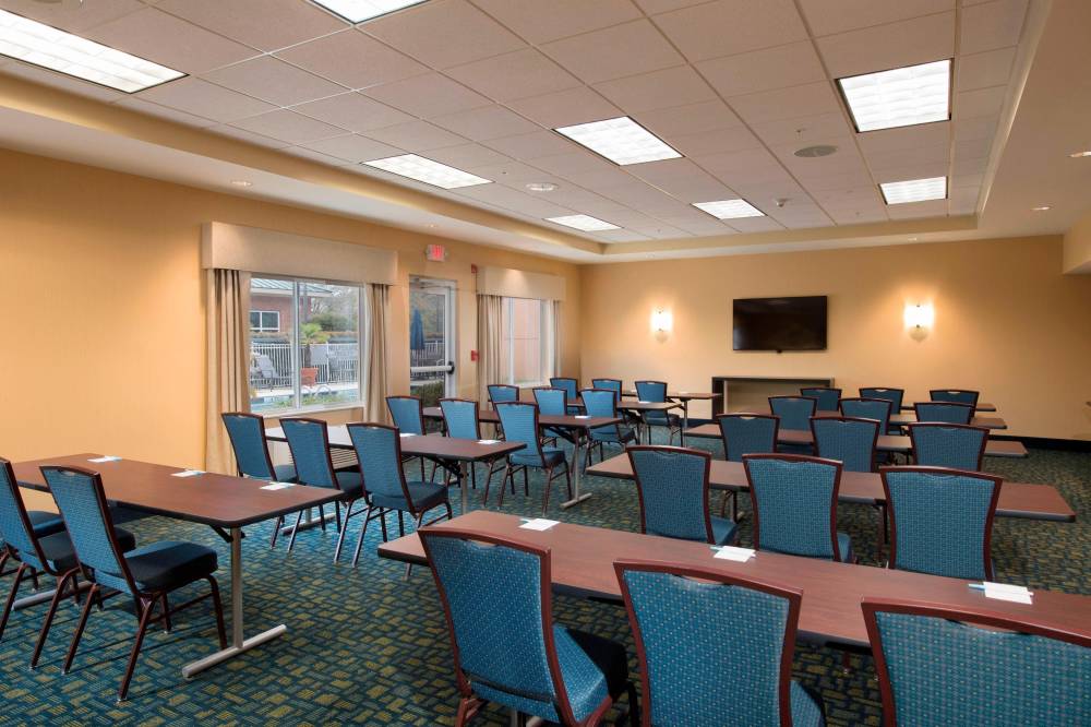 Fairfield Inn And Suites By Marriott Charleston North-university Area 6