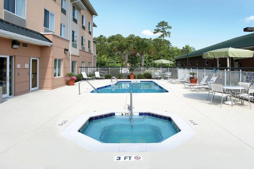 Fairfield Inn And Suites By Marriott Charleston North-university Area 9