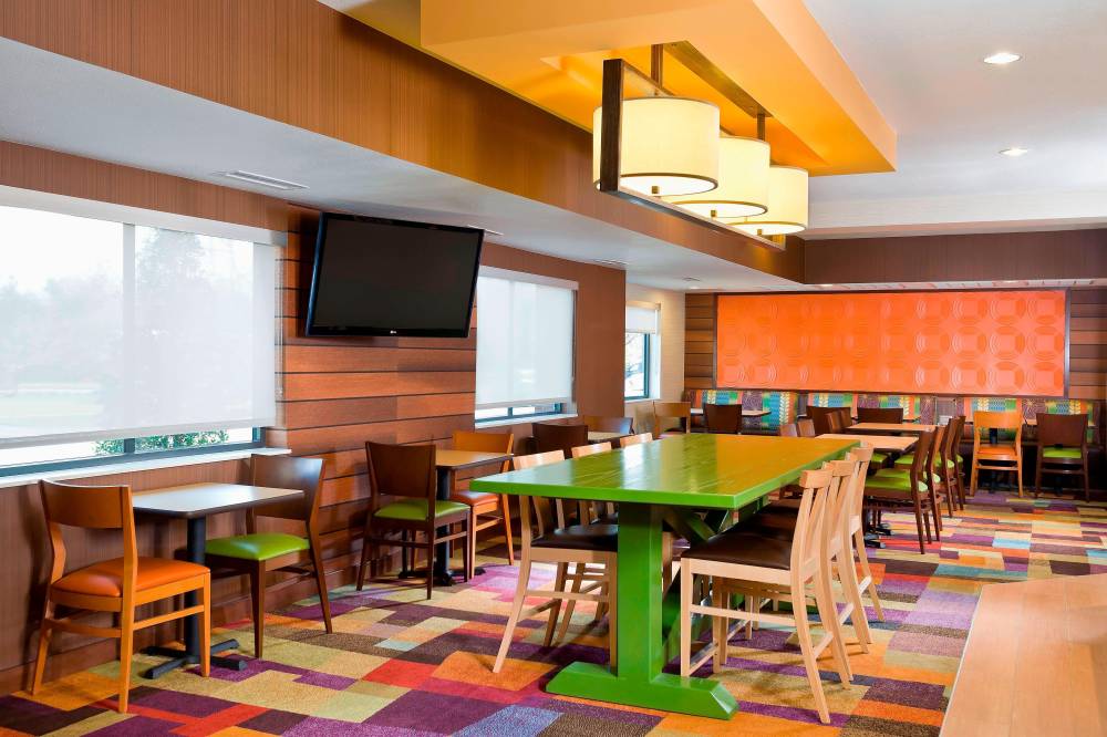 Fairfield Inn And Suites By Marriott Lexington Keeneland Airport 6