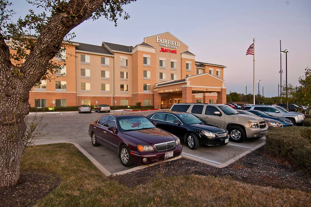 Fairfield Inn And Suites By Marriott San Antonio North-stone Oak 5