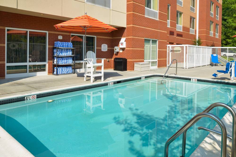 Fairfield Inn And Suites By Marriott White Marsh 9