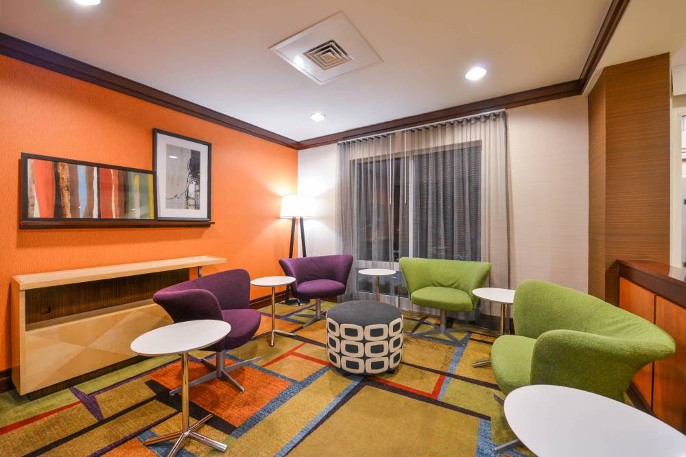 Fairfield Inn And Suites By Marriott White Marsh 8