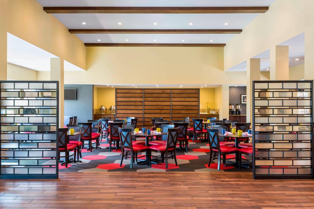 Four Points By Sheraton Buffalo Grove 9