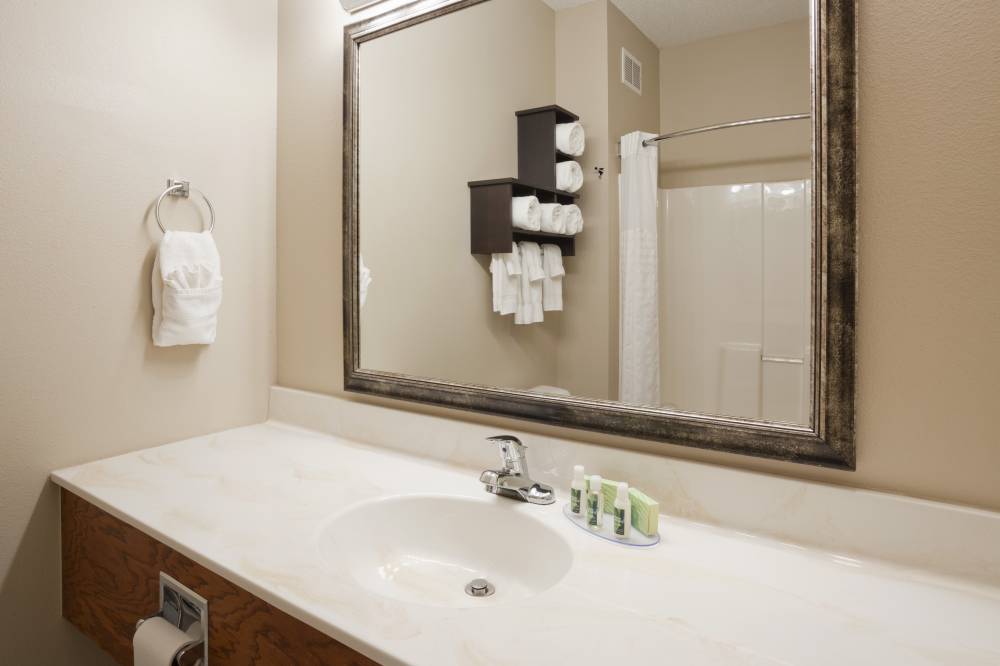 Grand Stay Bathroom