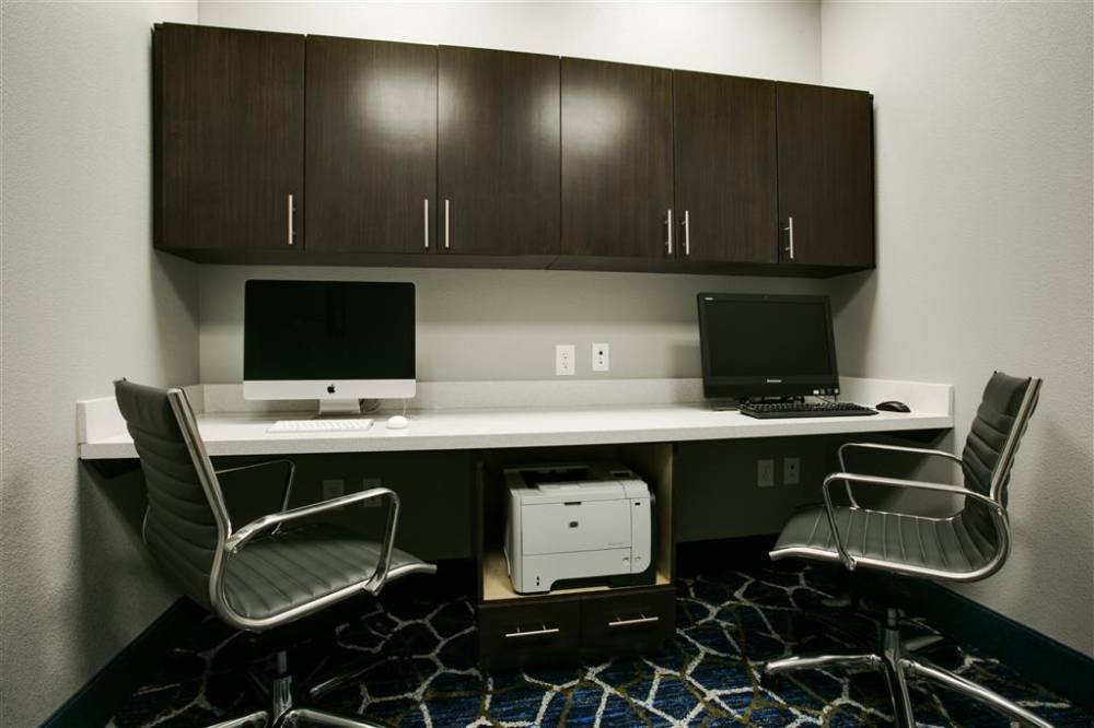 Hampton Inn And Suites Dallas/ft. Worth 4