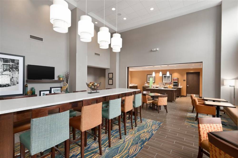 Hampton Inn And Suites Deland 6