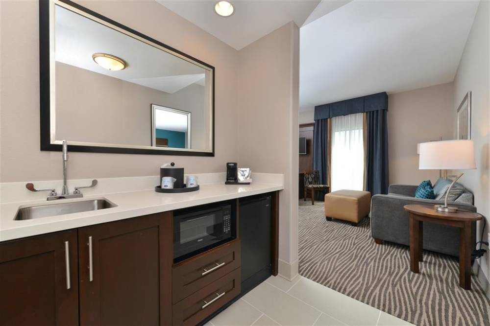 Hampton Inn And Suites Des Moines Downtown 8