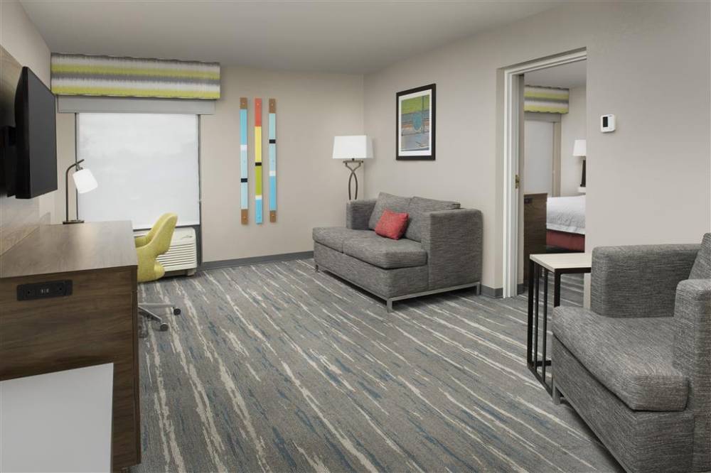 Hampton Inn College Park 7