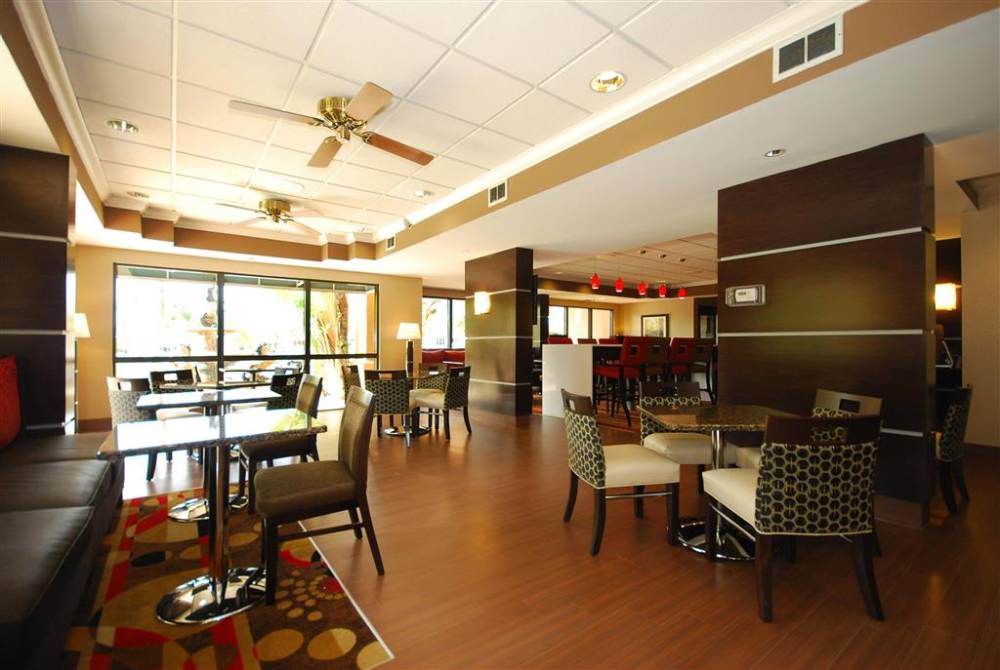 Hampton Inn Fort Myers-airport & I-75 4