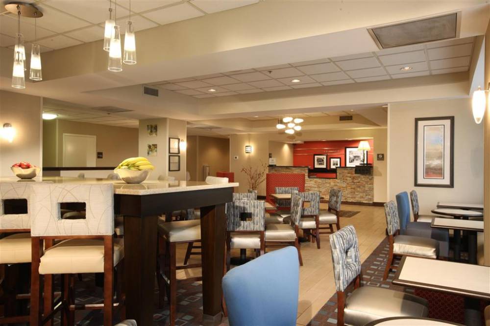 Hampton Inn Pennsville 3