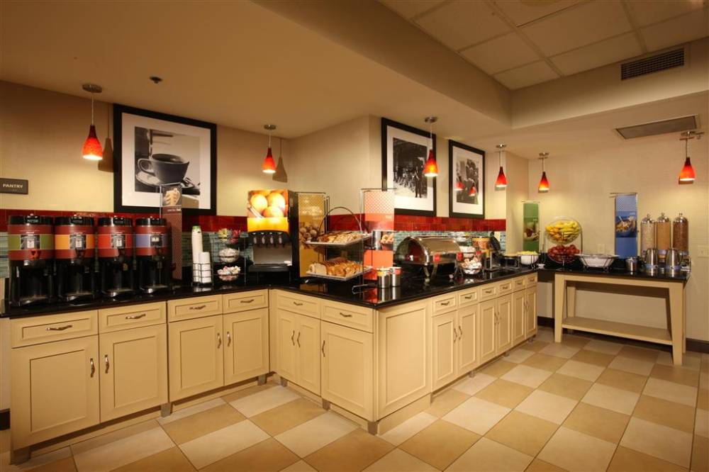 Hampton Inn Pennsville 5