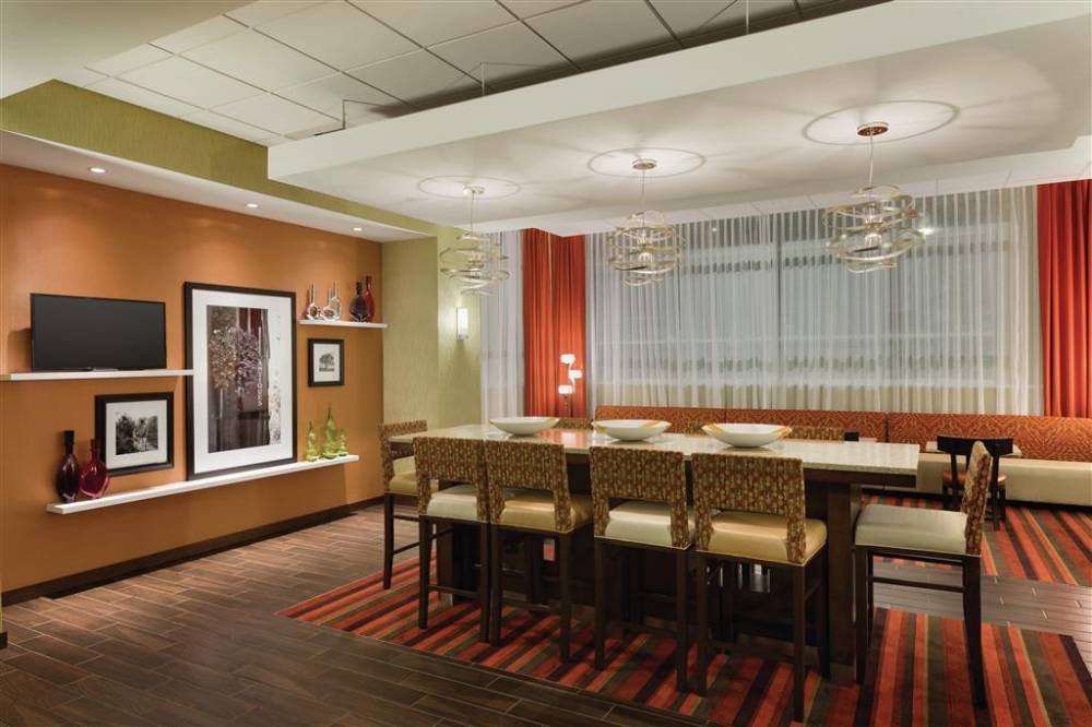 Hampton Inn St. Albans 3