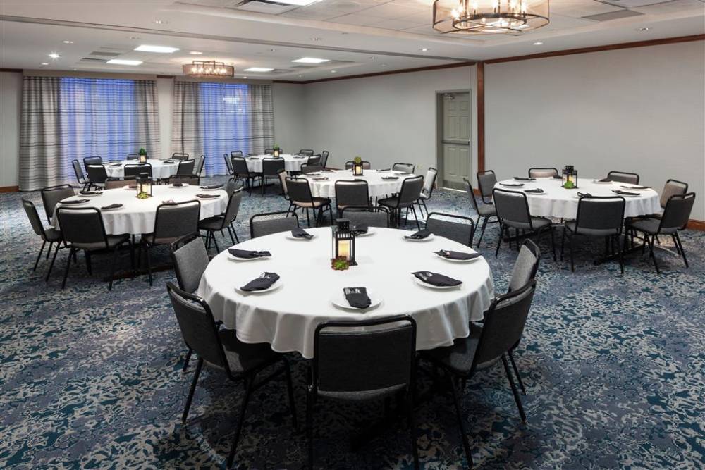 Hilton Garden Inn Naperville/warrenville 2