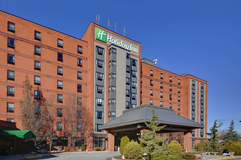 Holiday Inn Ambassador Bridge 6