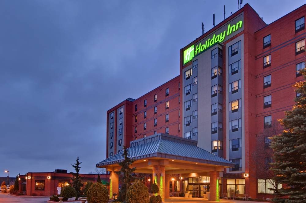 Holiday Inn Ambassador Bridge 7