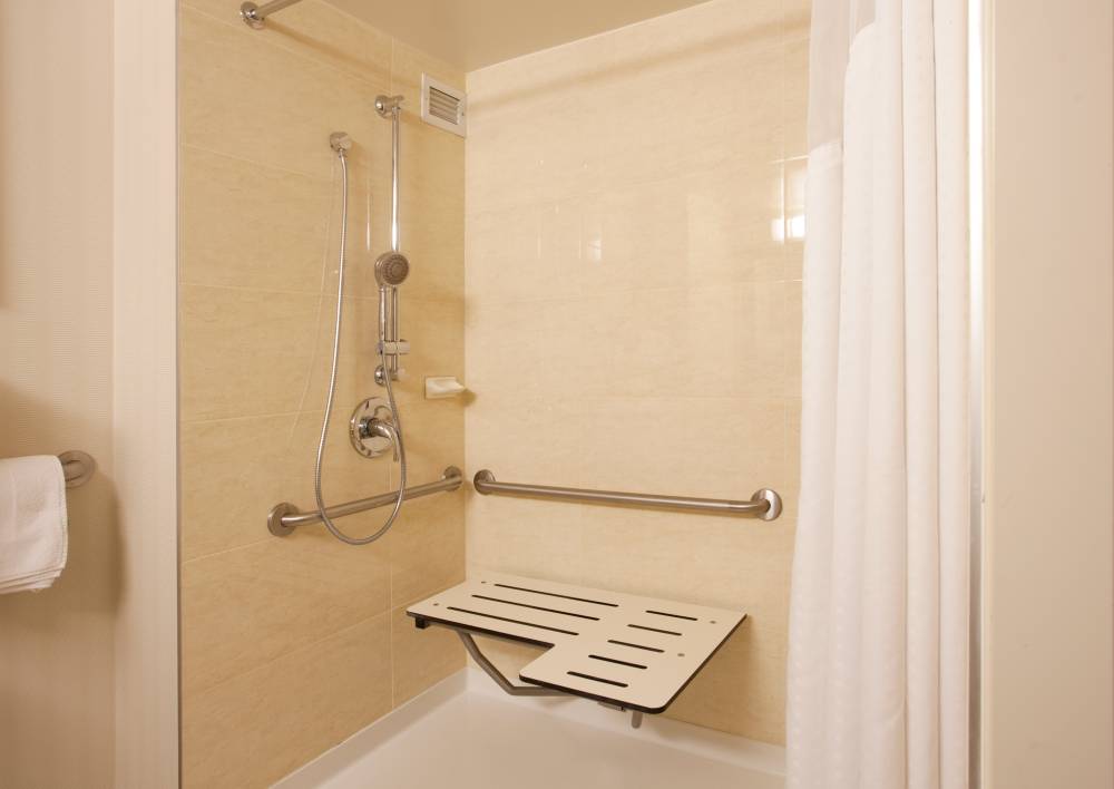 ADA/Handicapped accessible Guest Bathroom with rol