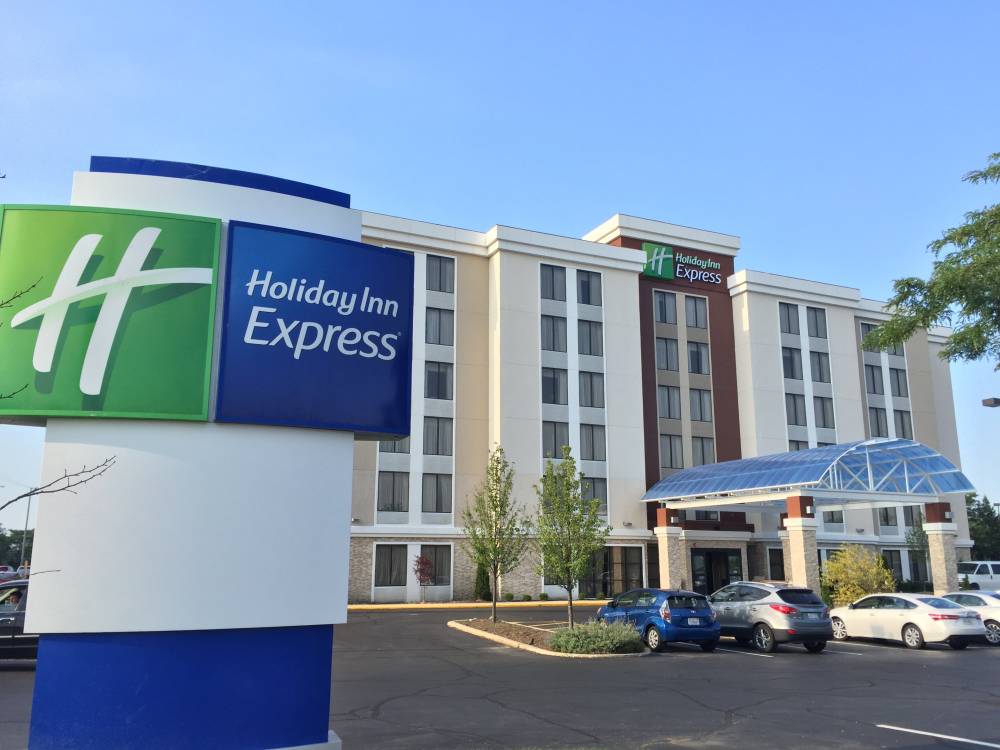 Holiday Inn Exp Arlington Hts 7