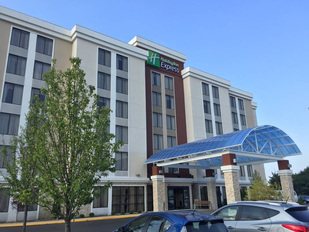 Holiday Inn Exp Arlington Hts 9