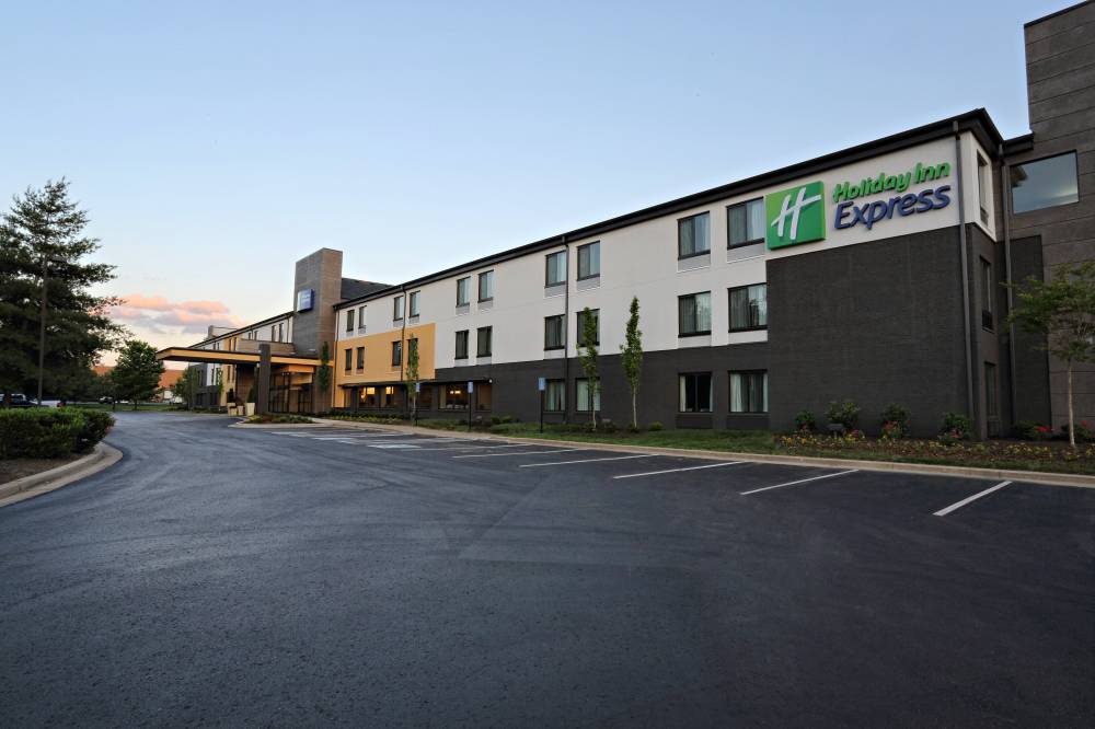 Holiday Inn Exp Brentwood Sou 2