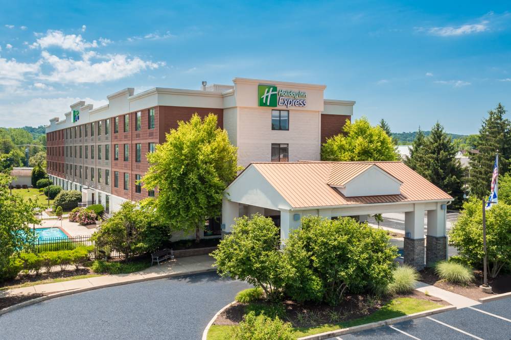 Holiday Inn Exp Exton 4