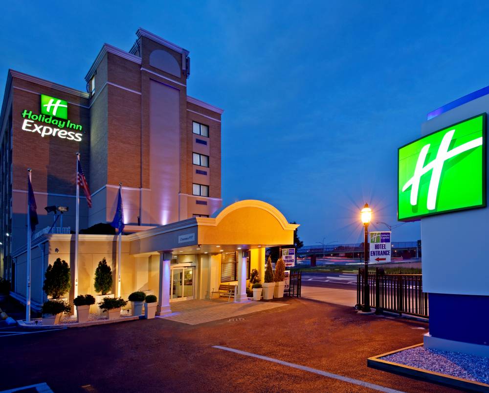 Holiday Inn Exp Lga Arpt Flush 3