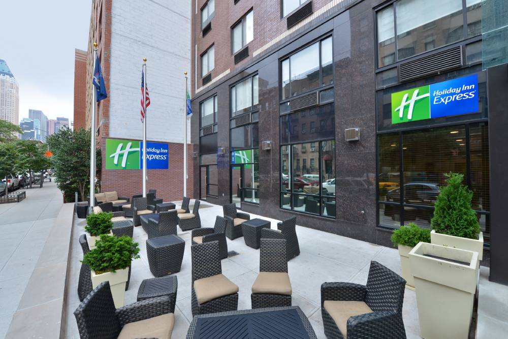 Holiday Inn Exp Midtown West 10