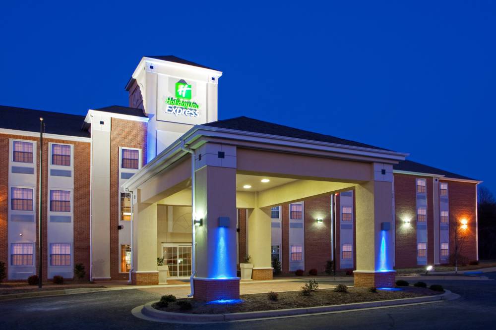 Holiday Inn Exp Prince Fredrck 2