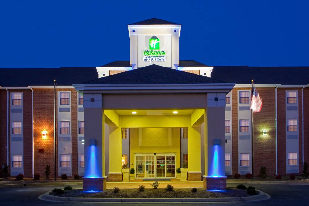 Refreshed and Renewed Holiday Inn Express Prince F