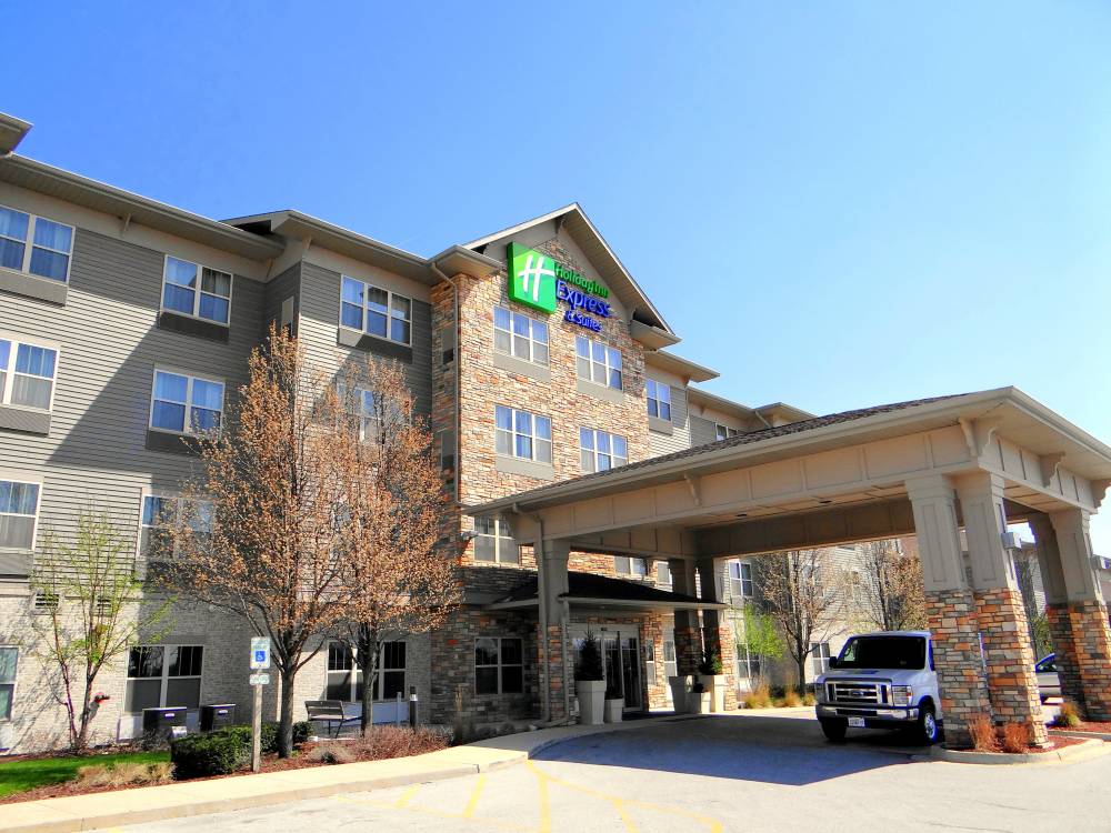 Holiday Inn Exp Roselle 8