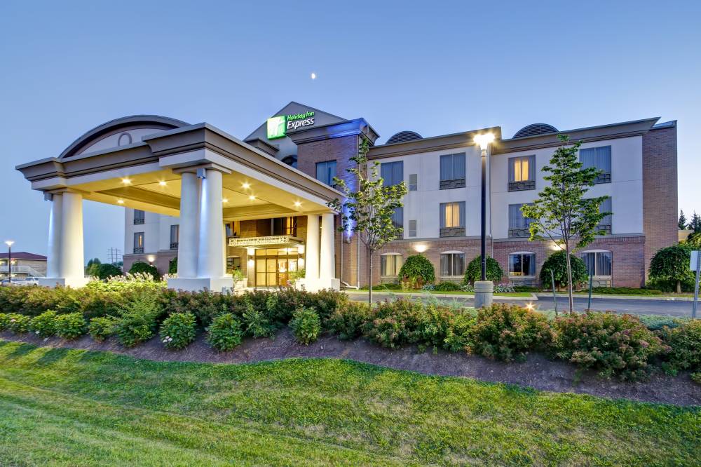 Holiday Inn Exp Ste Guelph 8