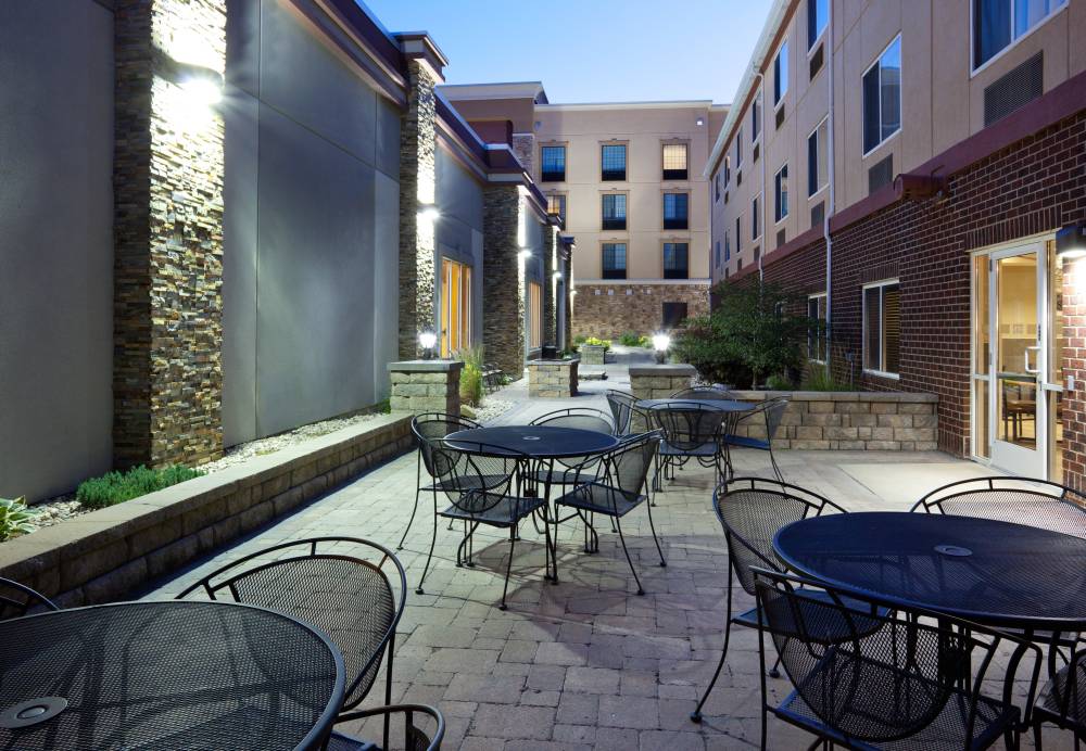 Guest Patio & Fire Pit for Aberdeen Hotel - Holida