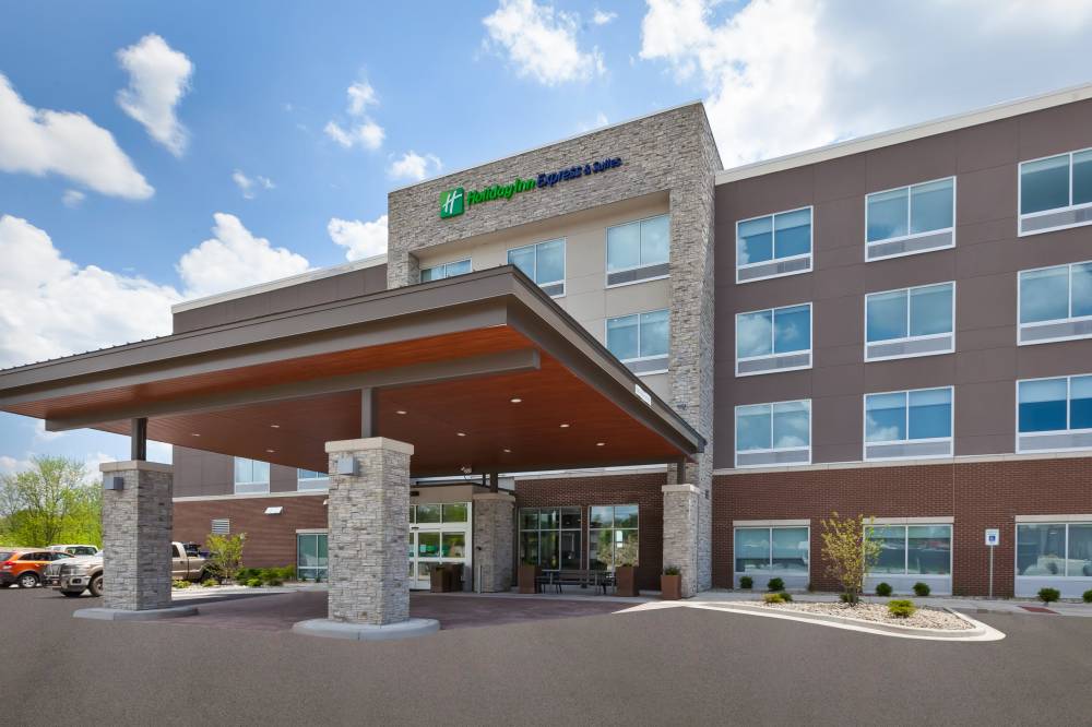 Holiday Inn Exp Stes Airport South 7