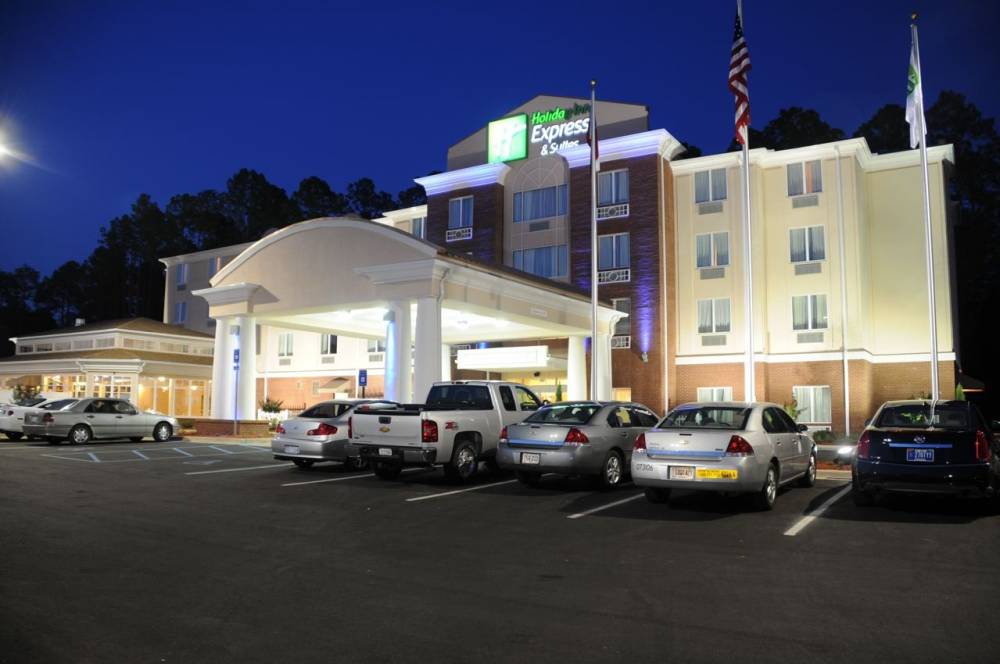 Holiday Inn Exp Stes Bainbridg 4