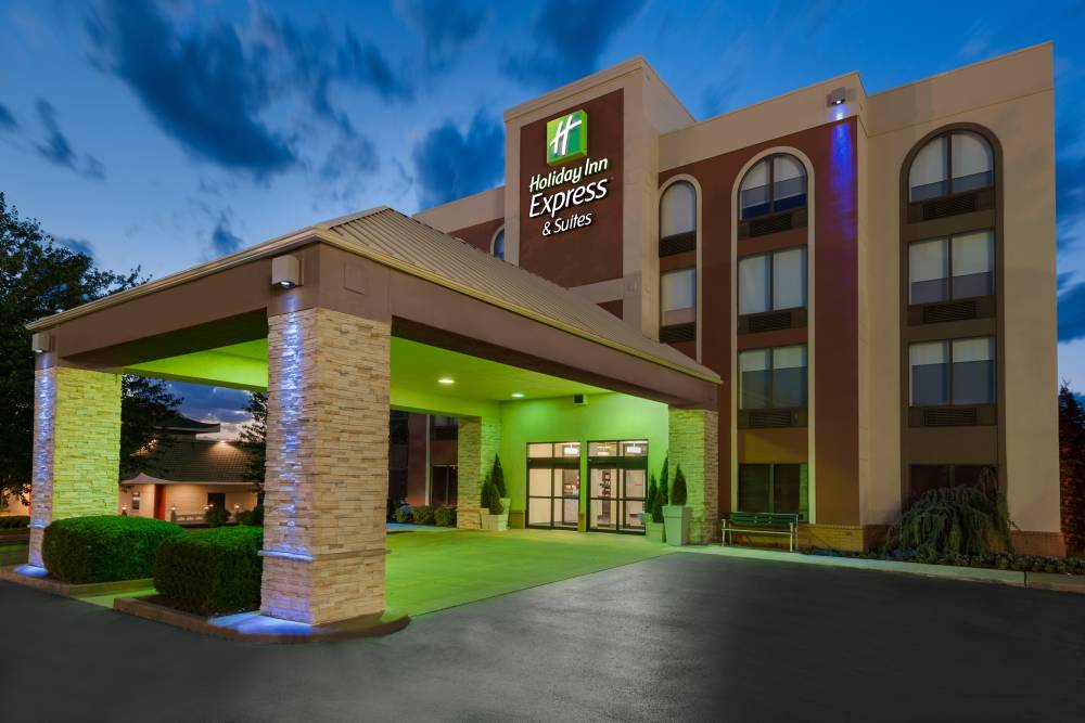 Holiday Inn Exp Stes Bentonvill 7