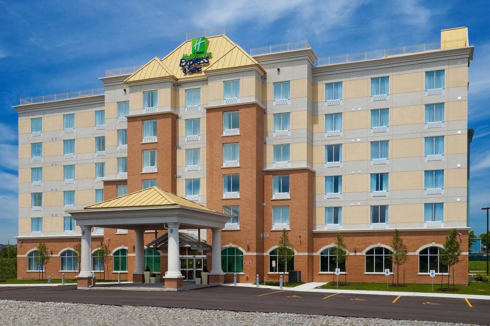 Holiday Inn Exp Stes Bowmanvil 4