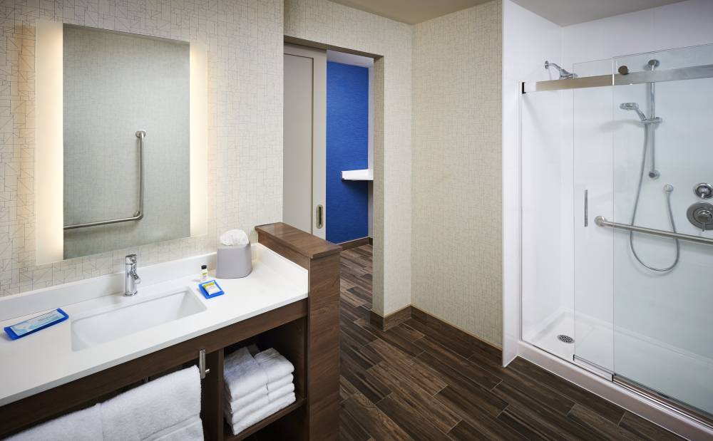 Holiday Inn Exp Stes Brantford 7