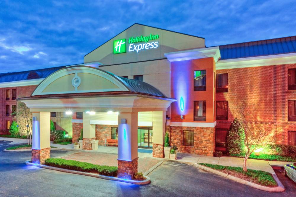 Holiday Inn Exp Stes Brentwood 4