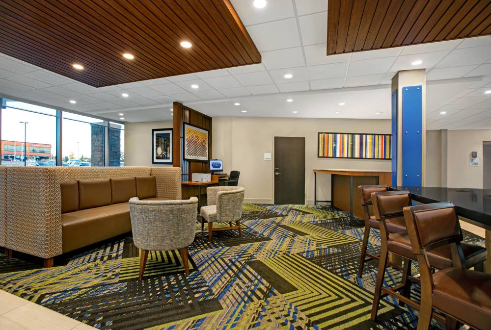 Holiday Inn Exp Stes Brookfield 9