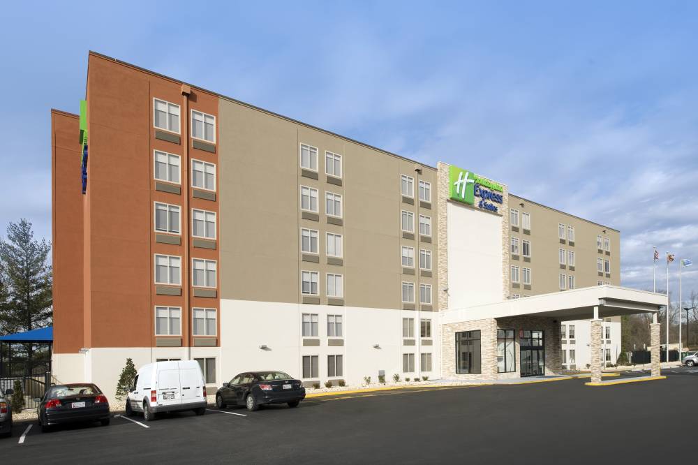 Holiday Inn Exp Stes College P 8